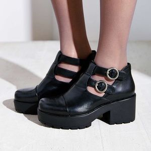 Vagabond Dioon Double Buckle in Black